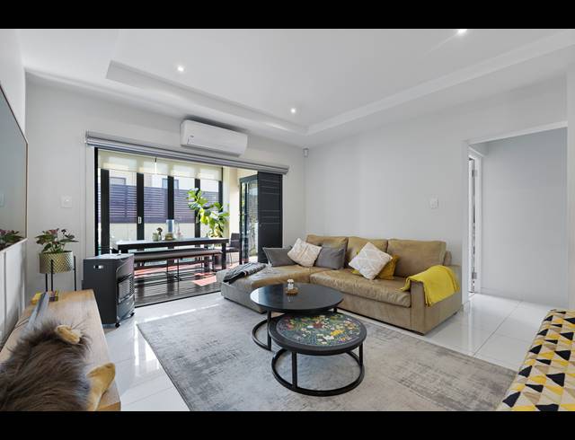3 BEDROOM TOWNHOUSE FOR SALE IN BRYANSTON